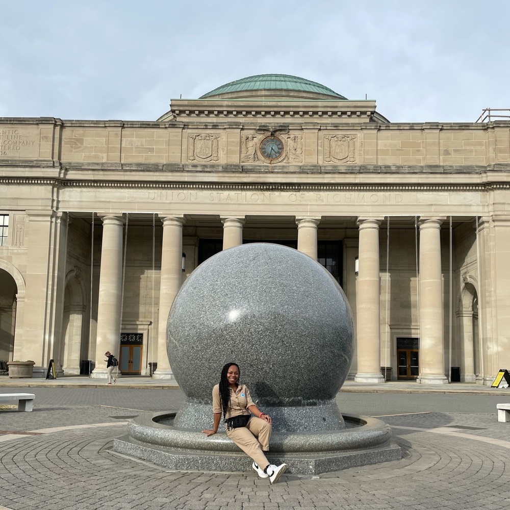 Meet your Posher, Posh